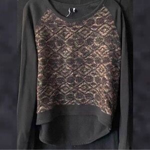 💞 Women’s Medium O'Neill Black & Gold High-Low Crew Neck Sweater